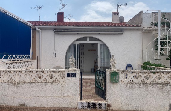 Bungalow - For Sale - San Luis - FL4568