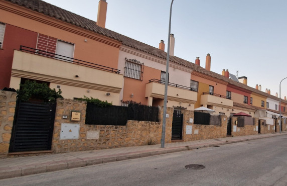 Casas o chalets - For Sale - Montequinto - Calle Campanilla