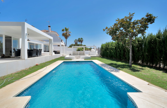 Casas o chalets - Venta - Estepona - C/ NUEVA ATALAYA 70, URB EL PARAISO 501 29689 ESTE