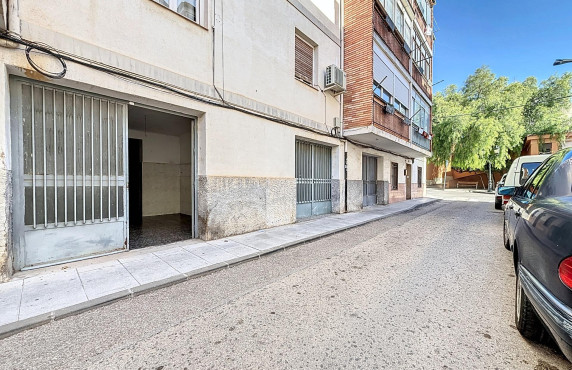 Commercial Unit - For Sale - Onil - Sauco