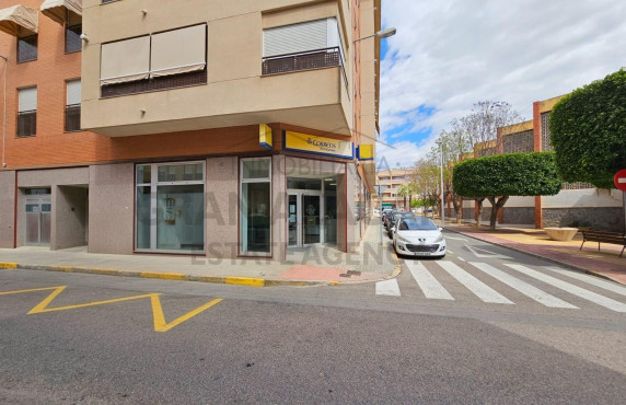 Commercial Unit - For Sale - Torrellano - Centro