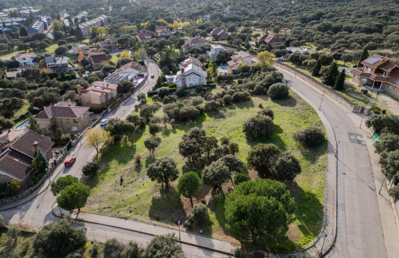 Fincas y solares - Venta - Hoyo de Manzanares - Calle de las Encinas