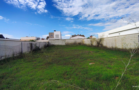 Fincas y solares - Venta - Palomares del Río - Calle Hacienda de Córdoba