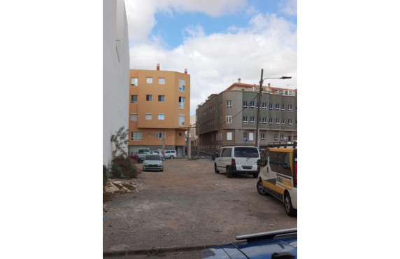 Fincas y solares - Venta - Santa Lucía de Tirajana - Calle Obispo Frías