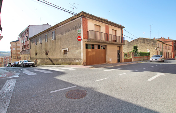 Fincas y solares - Venta - Tafalla - CALLE SAN MARTIN DE UNX 14. Tafalla, 14