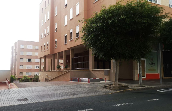 Garajes - Venta - Las Palmas de Gran Canaria - Avenida Pintor Felo Monzón