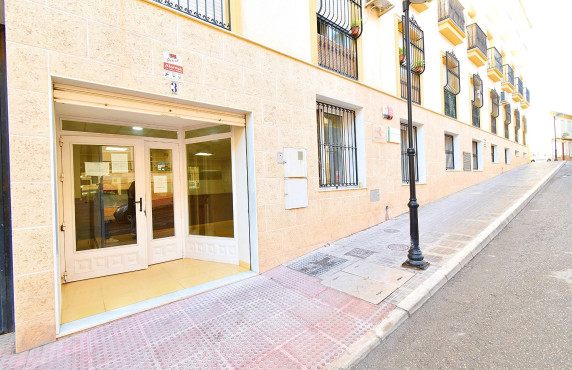 Locales - For Sale - Berja - calle doctor caba