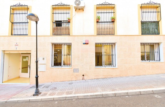 Locales - For Sale - Berja - calle doctor caba