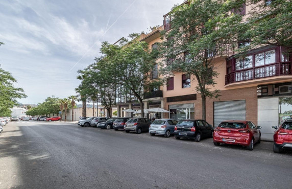 Locales - For Sale - Granada - Calle la Taha