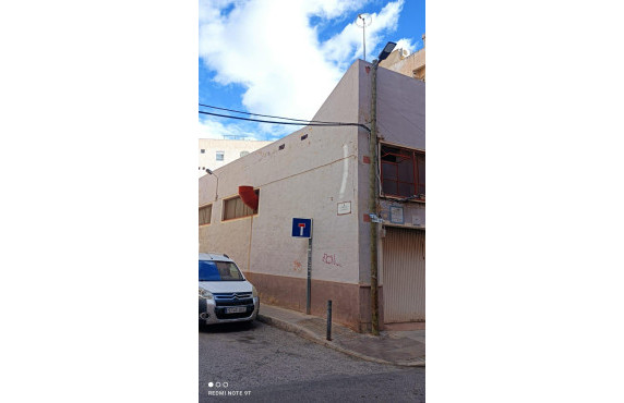 Urban building plot - For Sale - Elche - Plaza Madrid