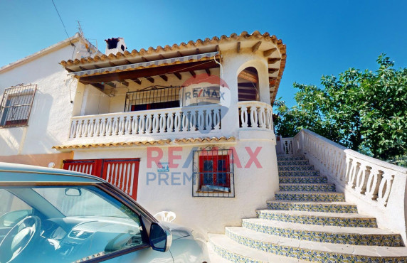 villa - For Sale - l'Alfas del Pi - Centro