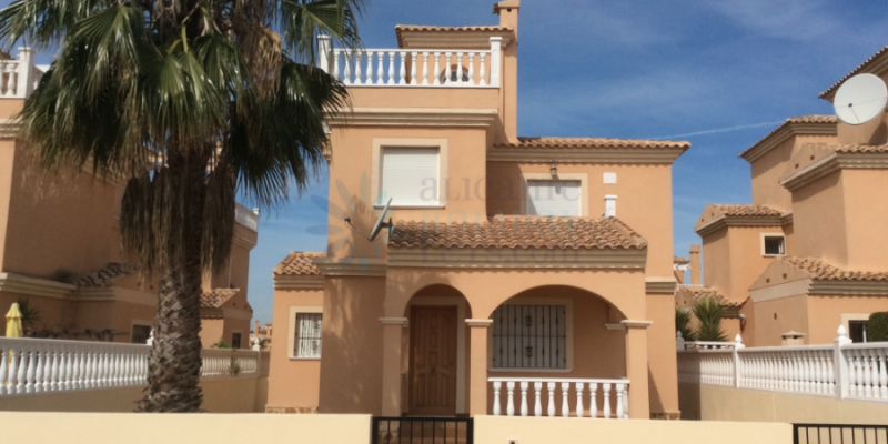 Property in Lo Crispin for rent Long Term By Alicante Holiday Lets in Ciudad Quesada