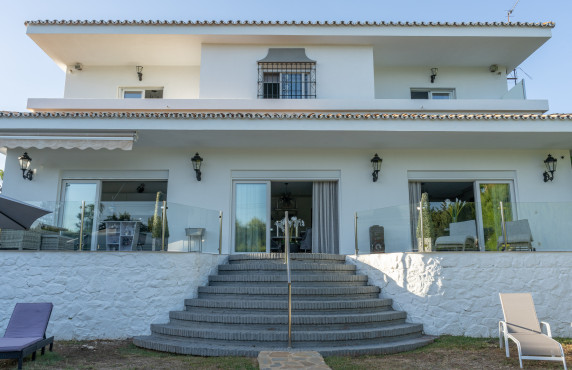 For Sale - Casas o chalets - Marbella - C. Nerja, 133