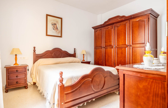 Venta - Casas o chalets - Brenes - Calle Hermanos Álvarez Quintero