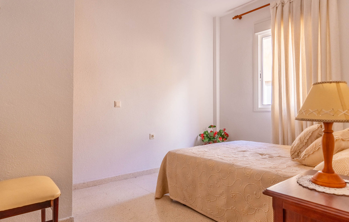 Venta - Casas o chalets - Brenes - Calle Hermanos Álvarez Quintero