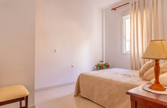 Venta - Casas o chalets - Brenes - Calle Hermanos Álvarez Quintero