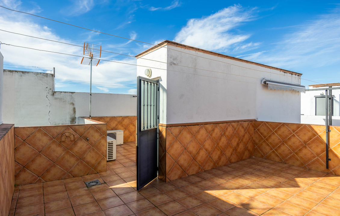 Venta - Casas o chalets - Brenes - Calle Hermanos Álvarez Quintero