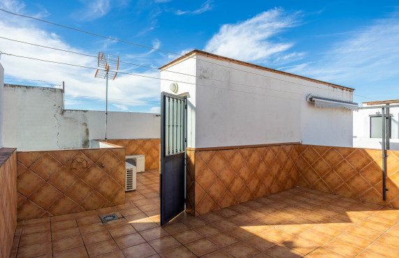 Venta - Casas o chalets - Brenes - Calle Hermanos Álvarez Quintero