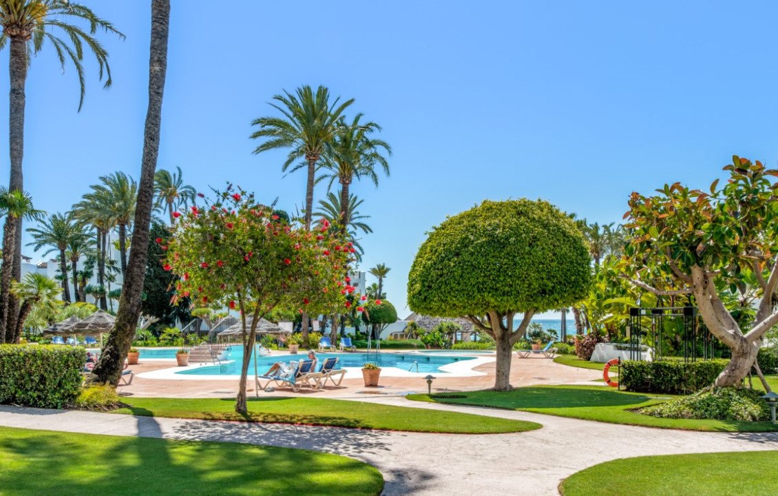 For Sale - Pisos - Estepona - Urb. Alcazaba Beach, Estepona, España