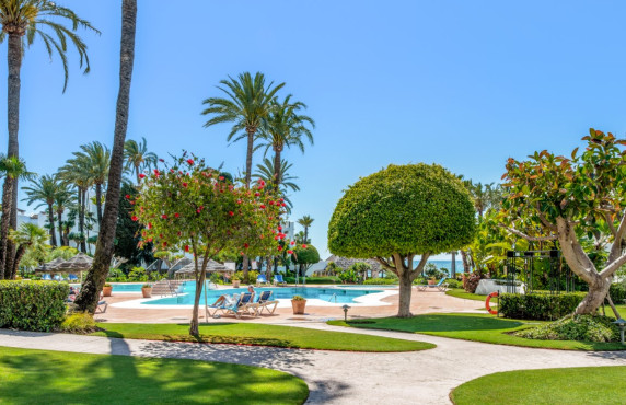 For Sale - Pisos - Estepona - Urb. Alcazaba Beach, Estepona, España