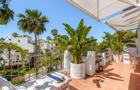 For Sale - Pisos - Estepona - Urb. Alcazaba Beach, Estepona, España