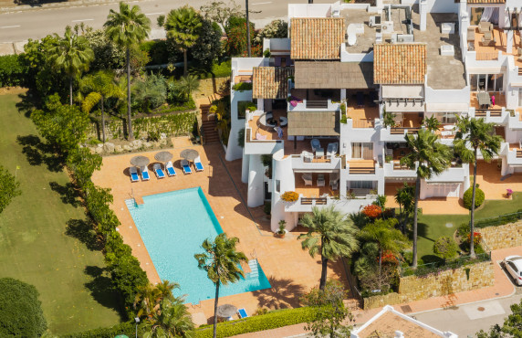 For Sale - Pisos - Estepona - Urb. Alcazaba Beach, Estepona, España