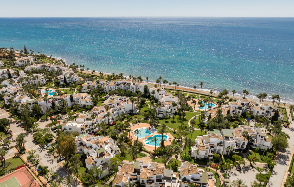 For Sale - Pisos - Estepona - Urb. Alcazaba Beach, Estepona, España