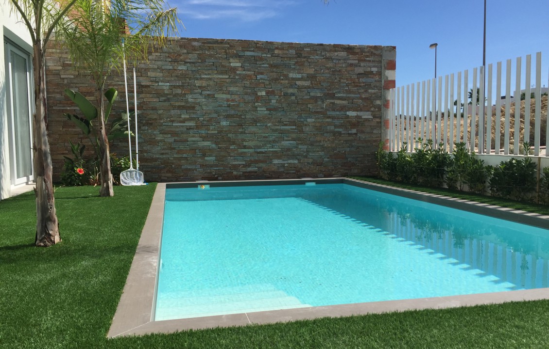 Villa en Ciudad Quesada a la venta con Alicante Holiday Lets, piscina privada