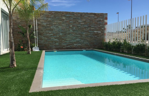 Villa en Ciudad Quesada a la venta con Alicante Holiday Lets, piscina privada
