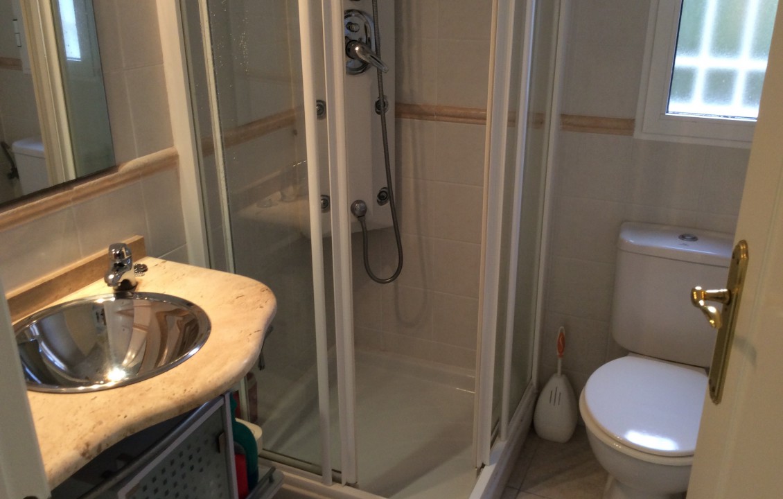 Property for rent with Alicante Holiday lets, shower room