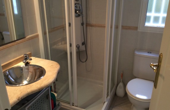 Property for rent with Alicante Holiday lets, shower room
