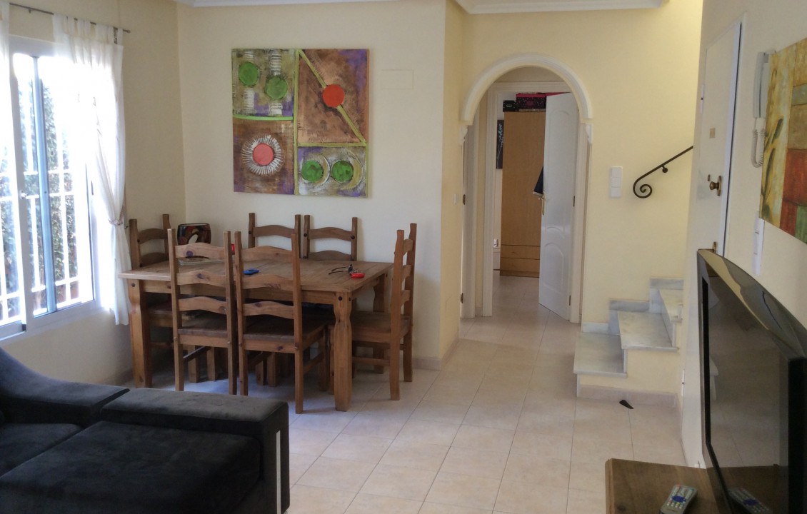 Property for rent with Alicante Holiday lets, comedor