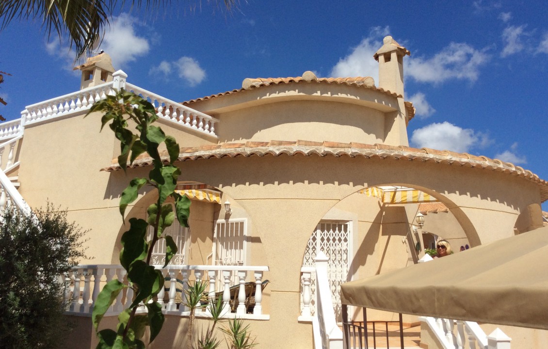 Villa for rent with Alicante Holiday Lets, outside area