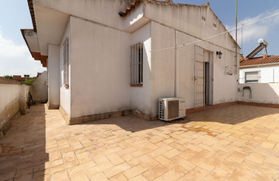 Venta - Casas o chalets - Bormujos - C. Guadajoz, 11