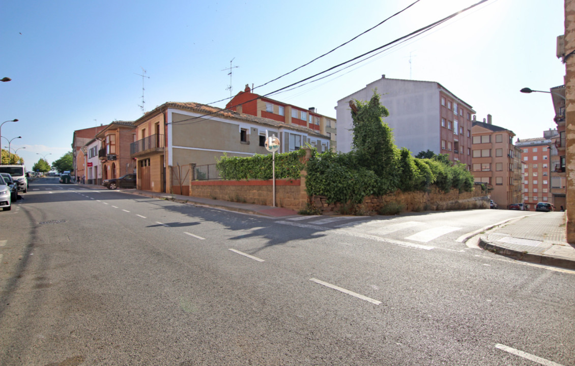 For Sale - Fincas y solares - Tafalla - CALLE SAN MARTIN DE UNX 14. Tafalla, 14