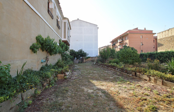 Venta - Fincas y solares - Tafalla - CALLE SAN MARTIN DE UNX 14. Tafalla, 14