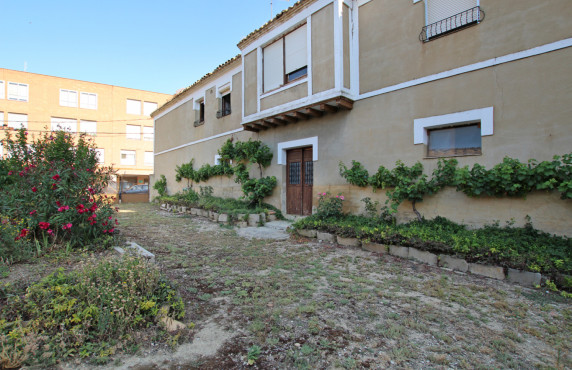 Venta - Fincas y solares - Tafalla - CALLE SAN MARTIN DE UNX 14. Tafalla, 14