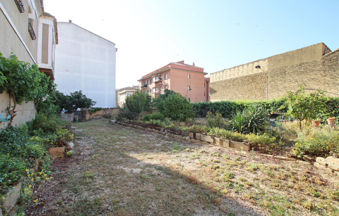 Venta - Fincas y solares - Tafalla - CALLE SAN MARTIN DE UNX 14. Tafalla, 14