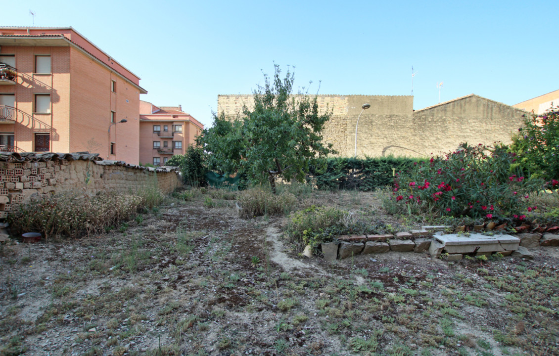 Venta - Fincas y solares - Tafalla - CALLE SAN MARTIN DE UNX 14. Tafalla, 14