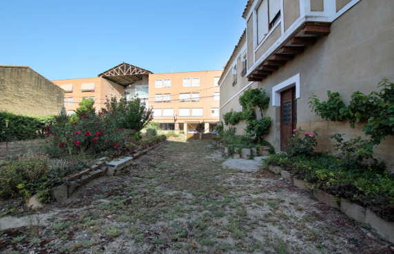 Venta - Fincas y solares - Tafalla - CALLE SAN MARTIN DE UNX 14. Tafalla, 14