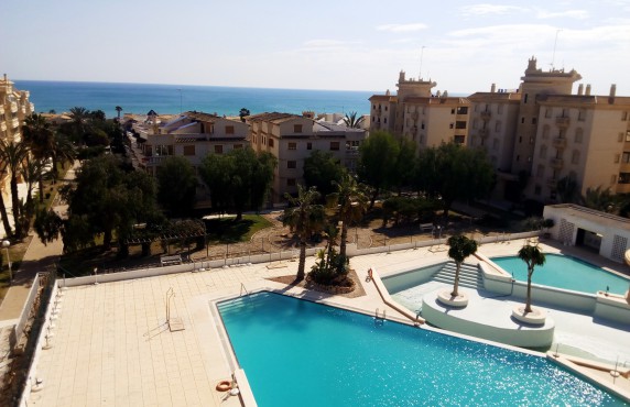 3 Communities pool. Alicante Holiday Lets . Guardamar del Segura.