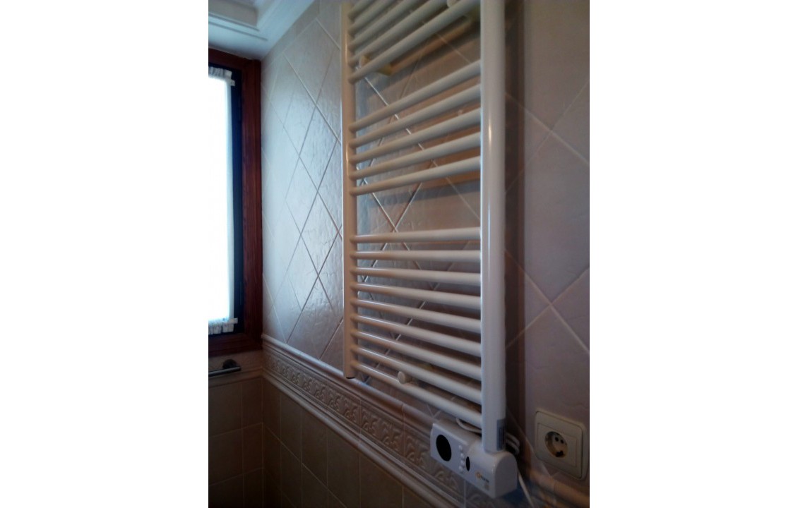 Bathroom heater for towels. Alicante Holiday Lets . Guardamar del Segura. 