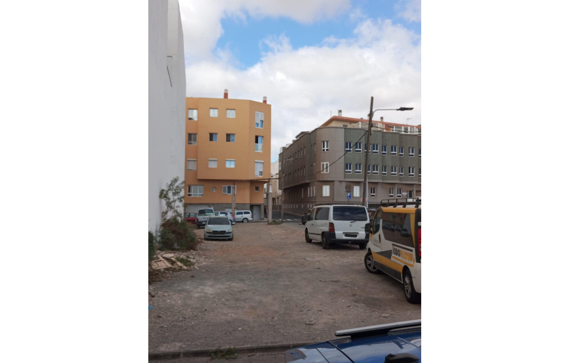 Venta - Fincas y solares - Santa Lucía de Tirajana - Calle Obispo Frías