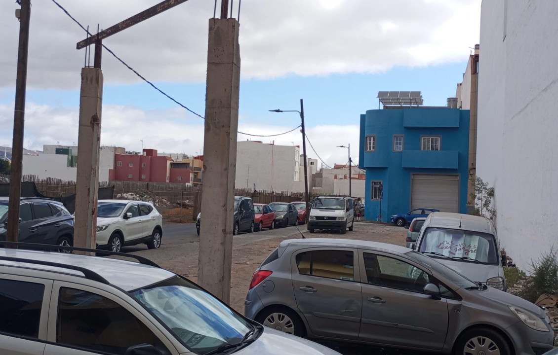 Venta - Fincas y solares - Santa Lucía de Tirajana - Calle Obispo Frías