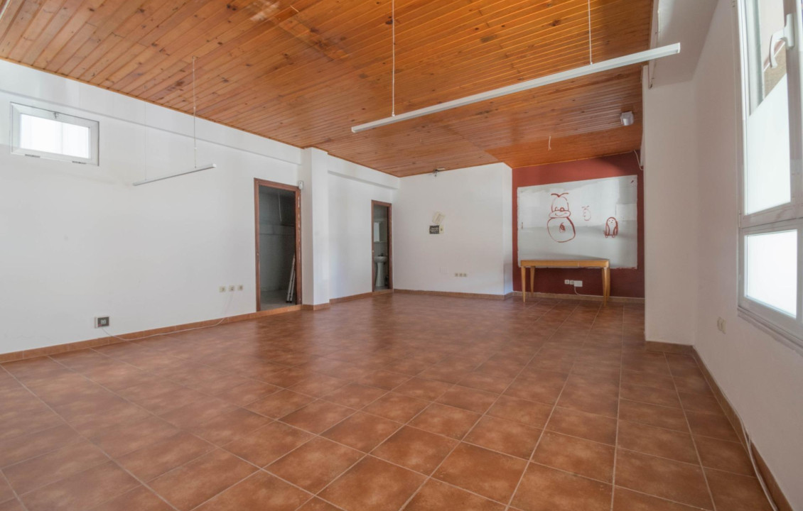 Venta - Locales - Cambre - Calle Temple