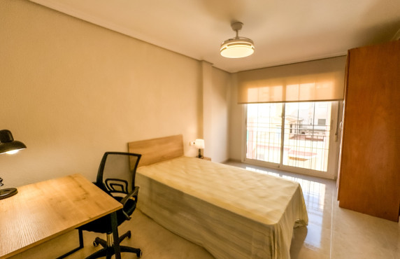 Long term room rental - single room - Elche - Asilo - Pisos Azules