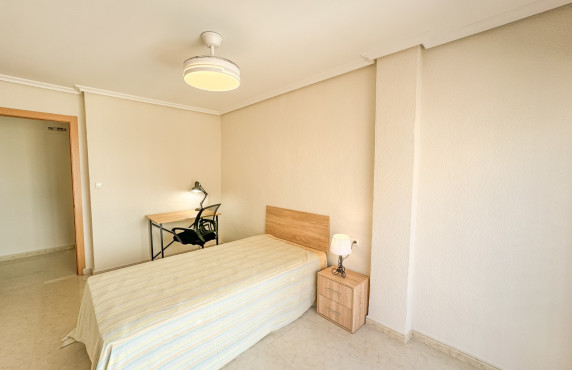 Long term room rental - single room - Elche - Asilo - Pisos Azules