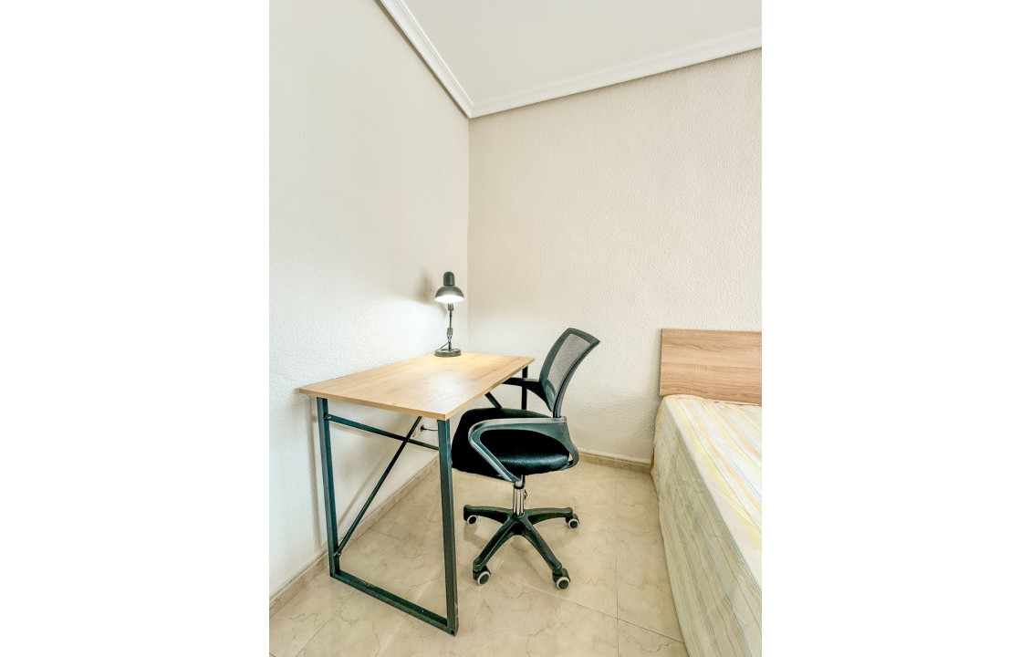 Long term room rental - single room - Elche - Asilo - Pisos Azules