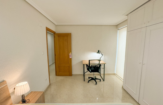 Long term room rental - single room - Elche - Asilo - Pisos Azules