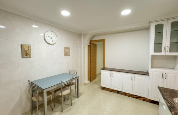 Long term room rental - single room - Elche - Asilo - Pisos Azules